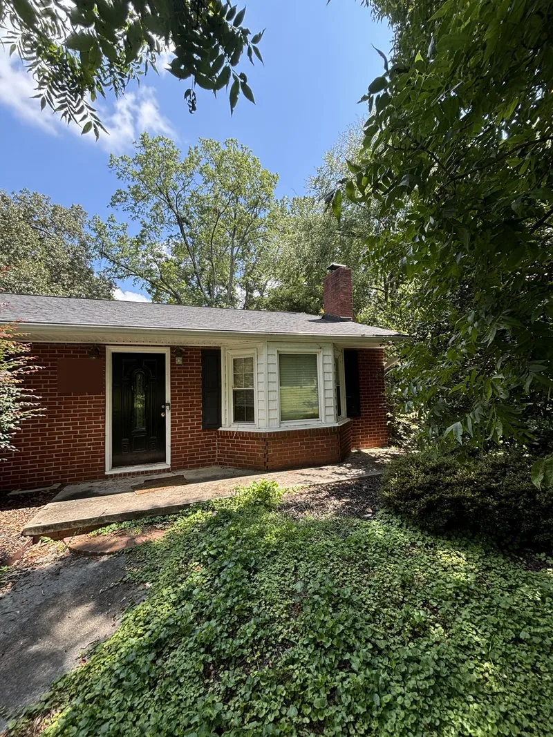 Fairfield Dr - before